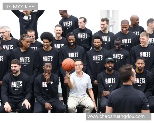 姚明受伤时期的挑战与重生：从困境中崛起的传奇篮球人生